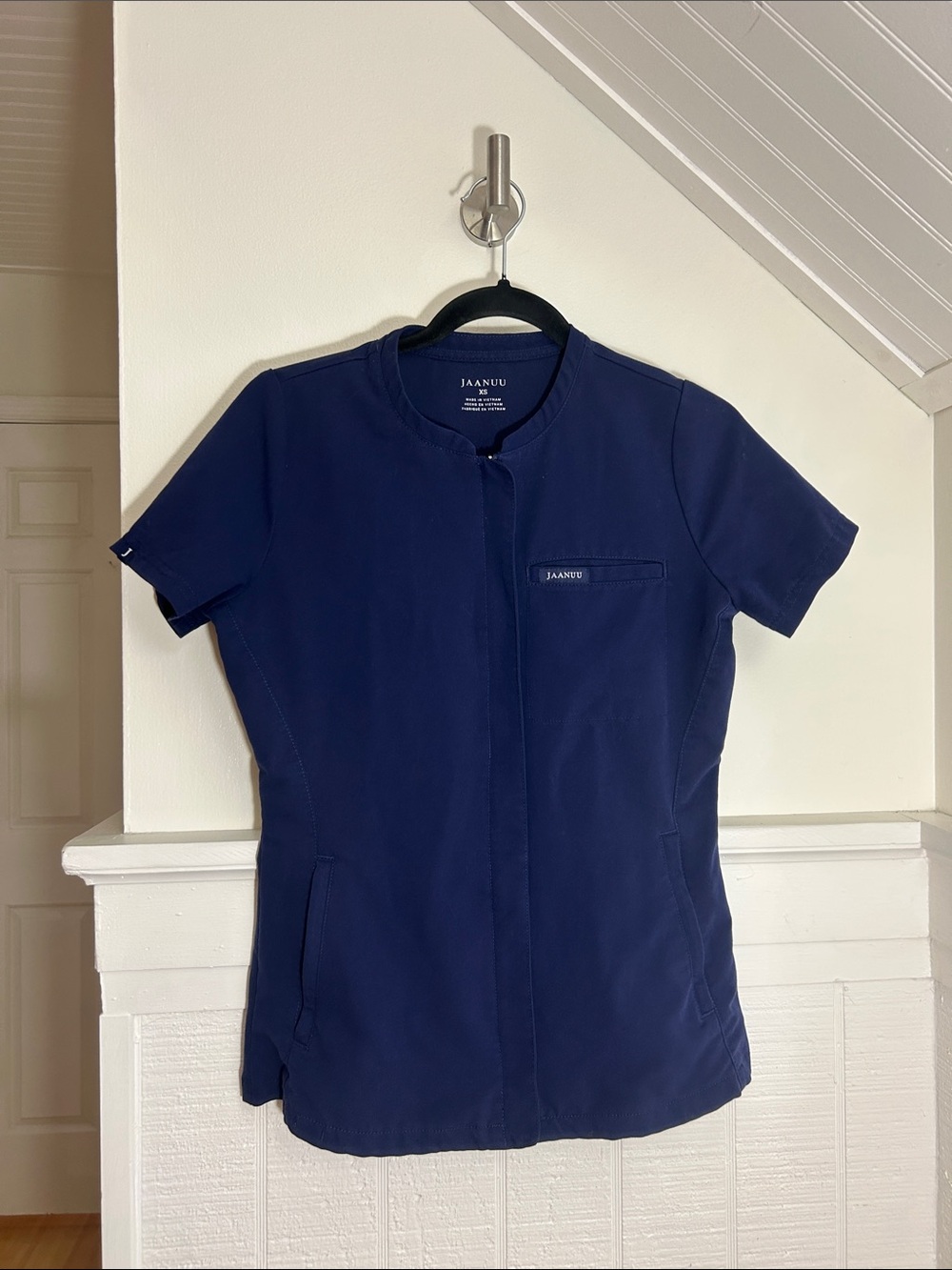 Jaanuu Navy Blue Fitted Zip Up Scrub Top size XS